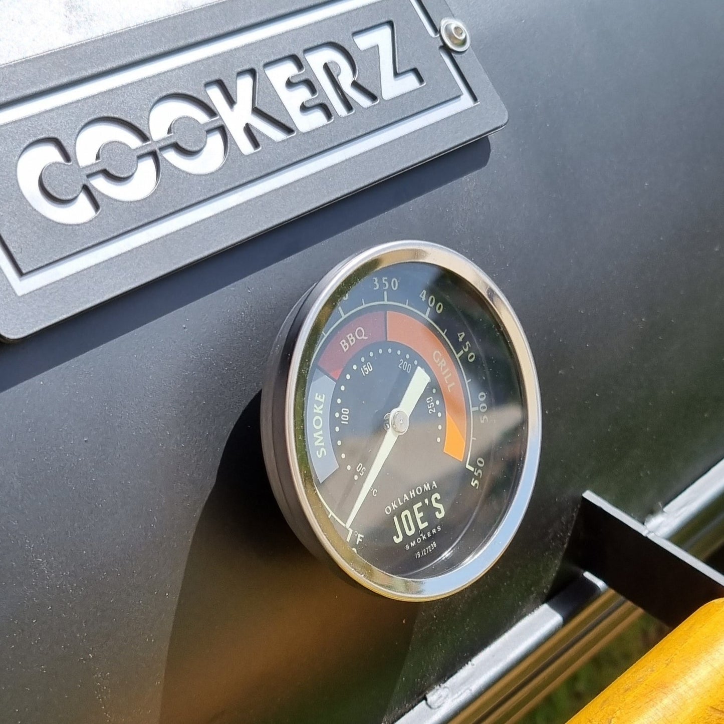COOKERZ - Classic Charcoal Grill