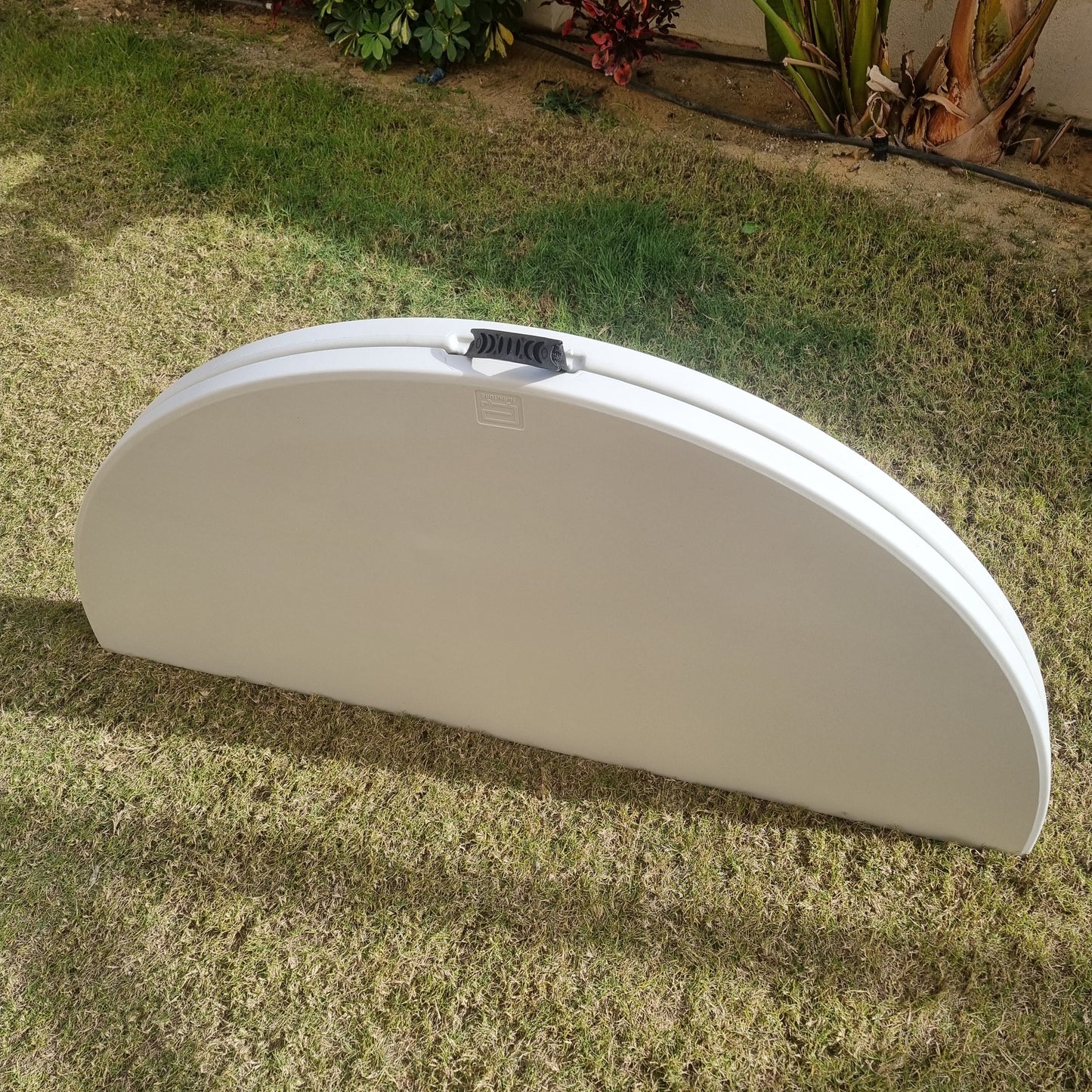 Outdoor Round Table 150cm (Fold in half)