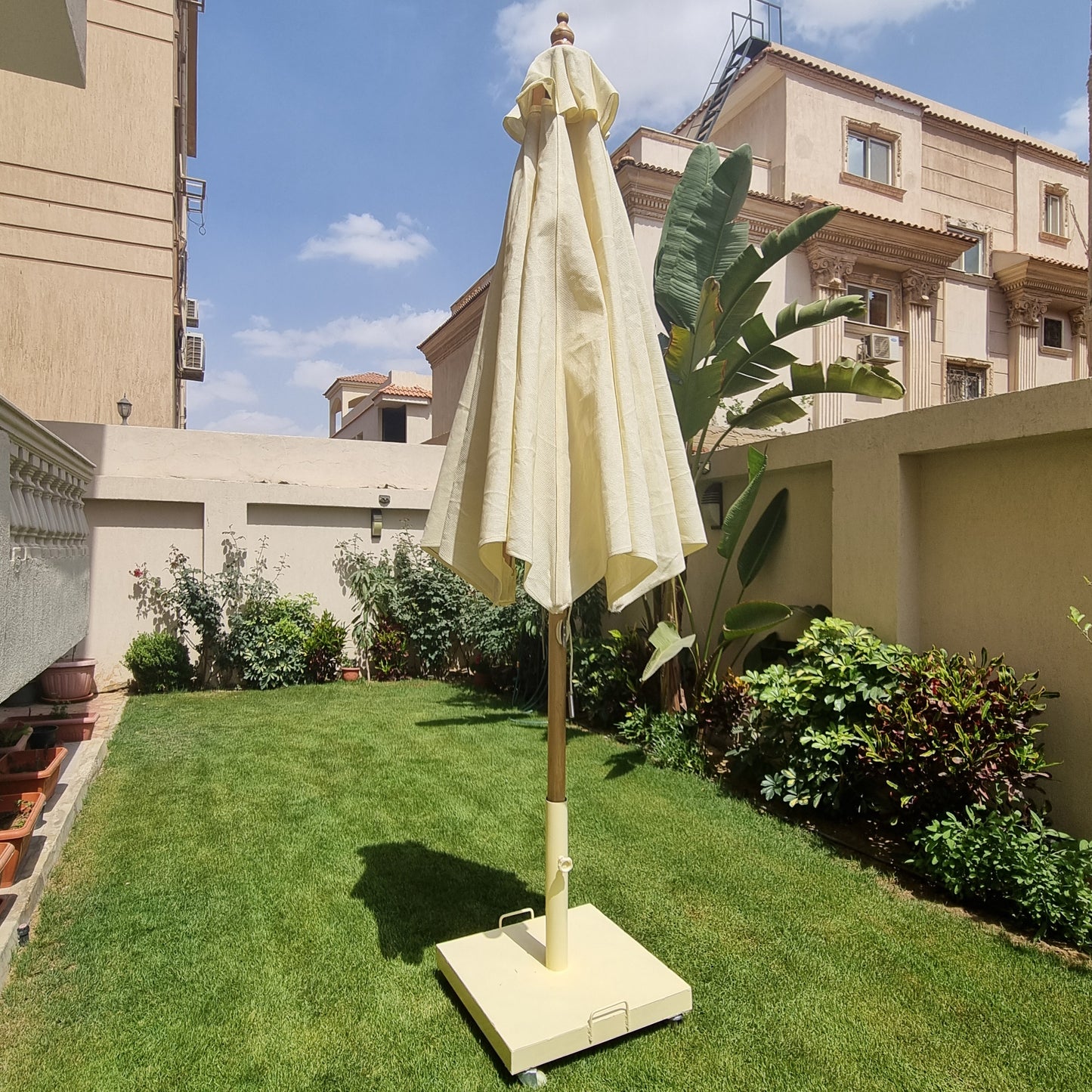 Premium Garden Umbrella - Claro Fabric - Base Included