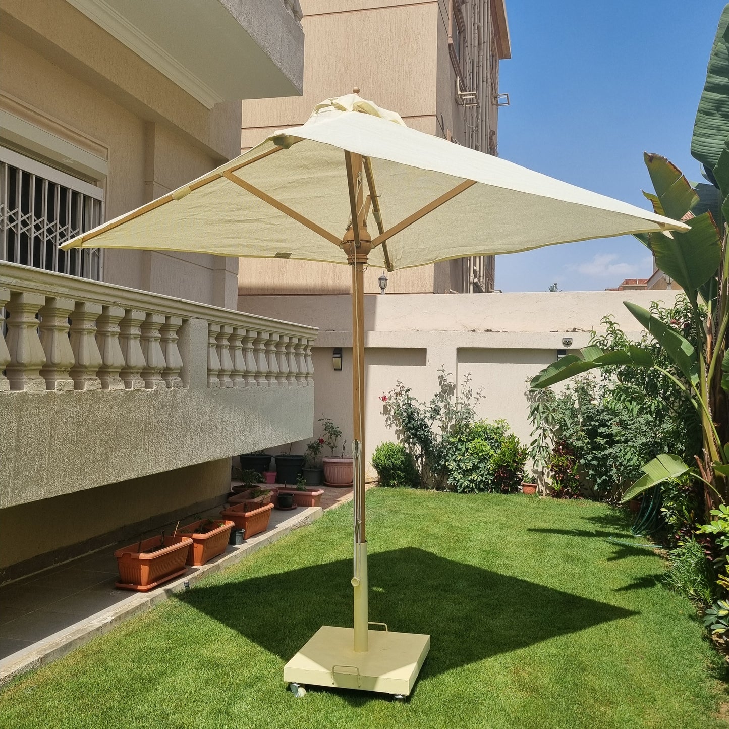 Premium Garden Umbrella - Claro Fabric - Base Included