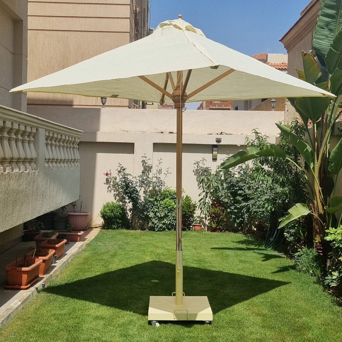 Premium Garden Umbrella - Claro Fabric - Base Included