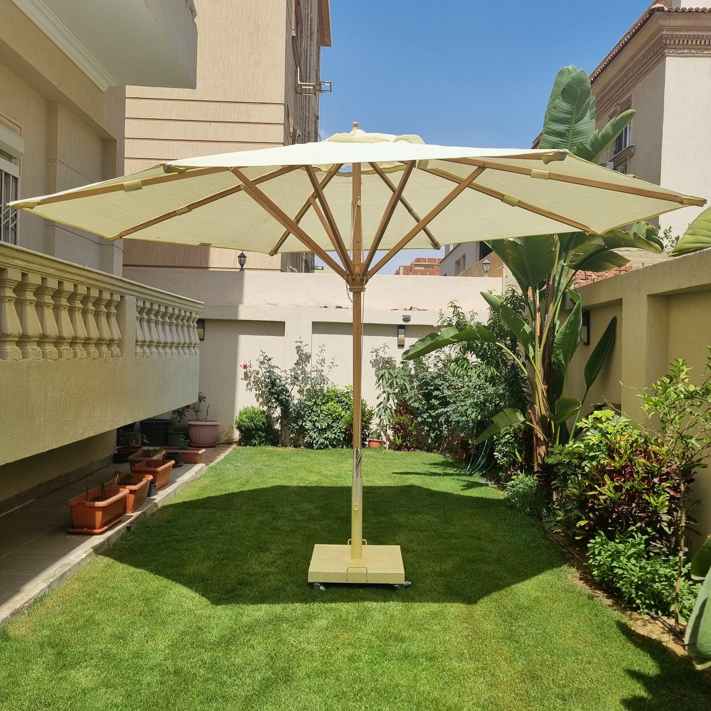 Premium Garden Umbrella - Claro Fabric - Base Included