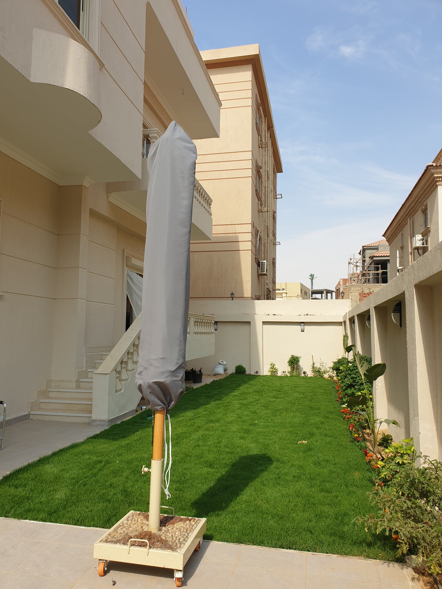 Garden Umbrella - Dakk Fabric - Base Included