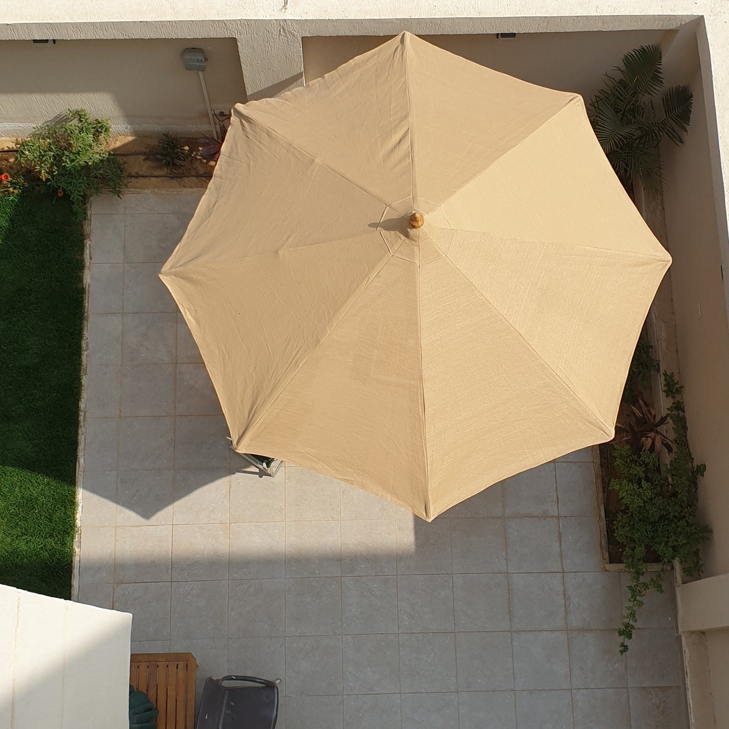 Garden Umbrella - Claro Fabric - Base Included