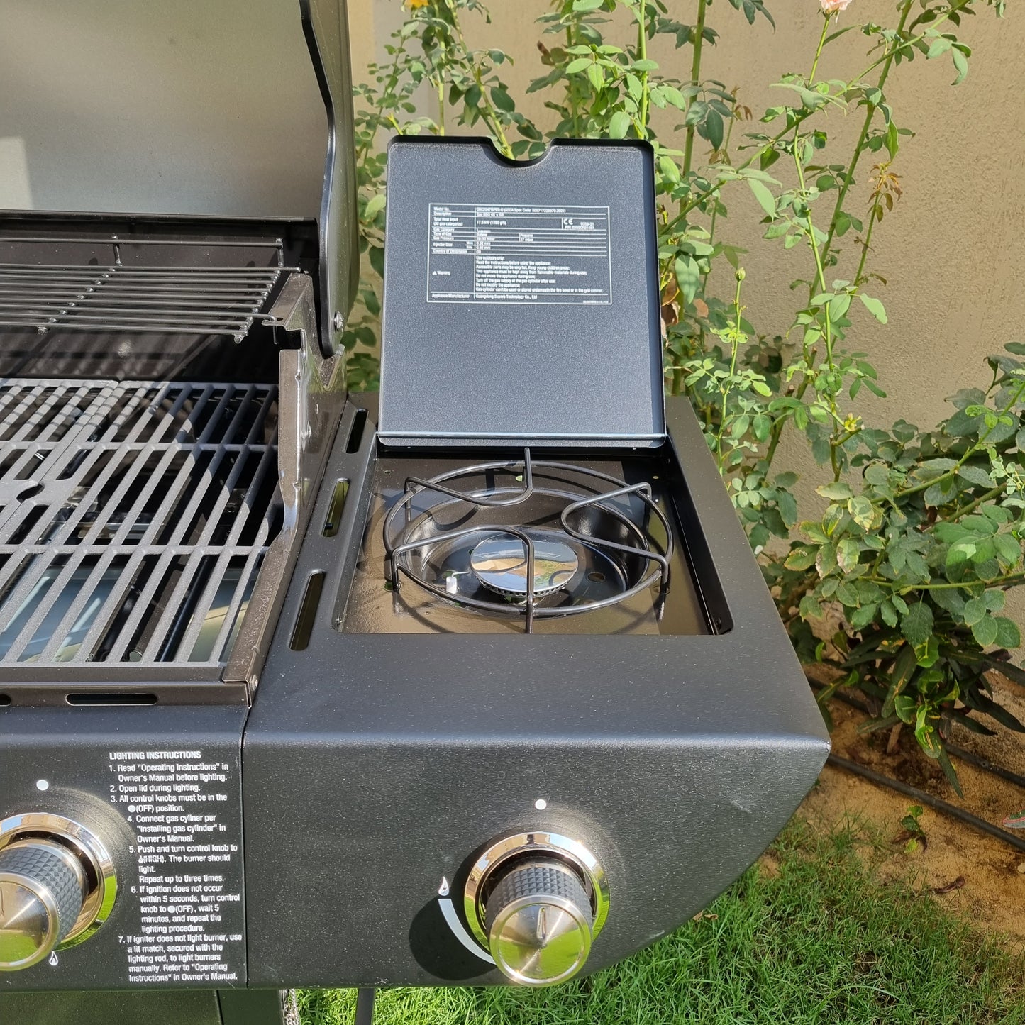 Uniflame - 4 Burner Gas BBQ