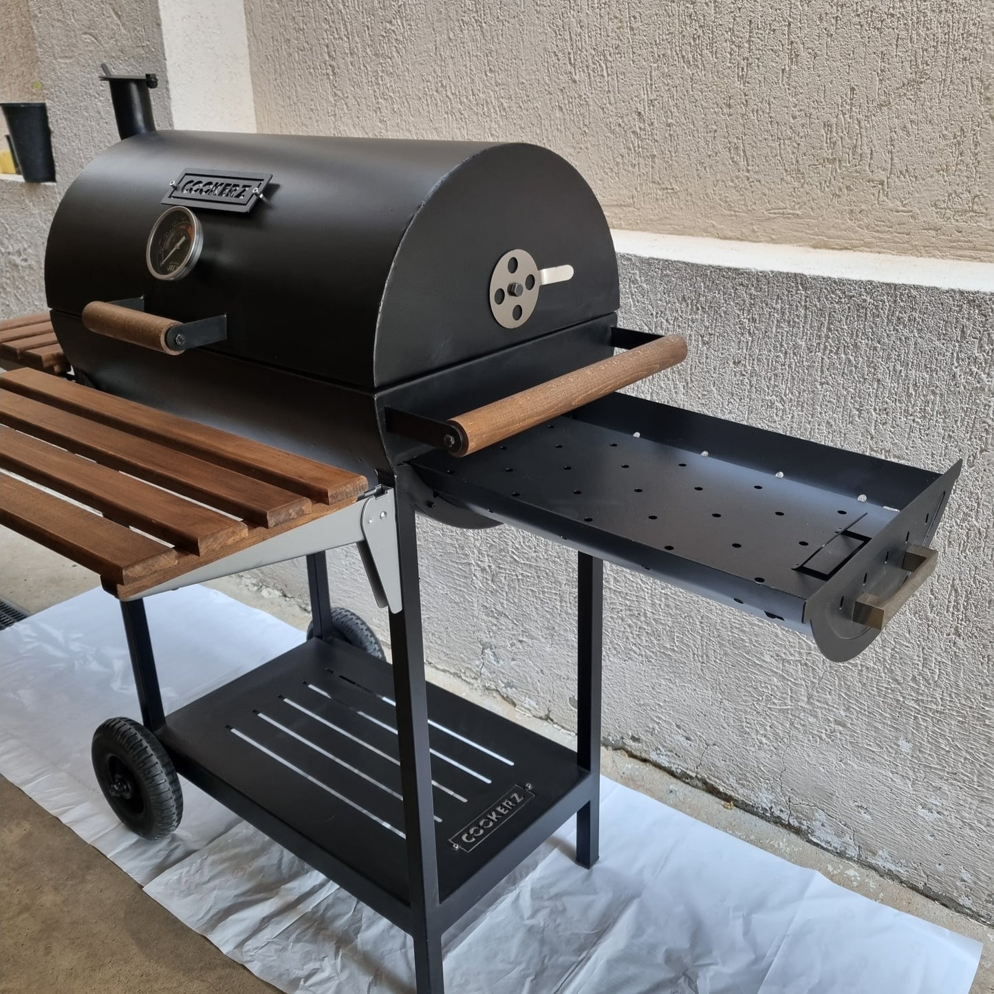 COOKERZ - Classic Charcoal Grill