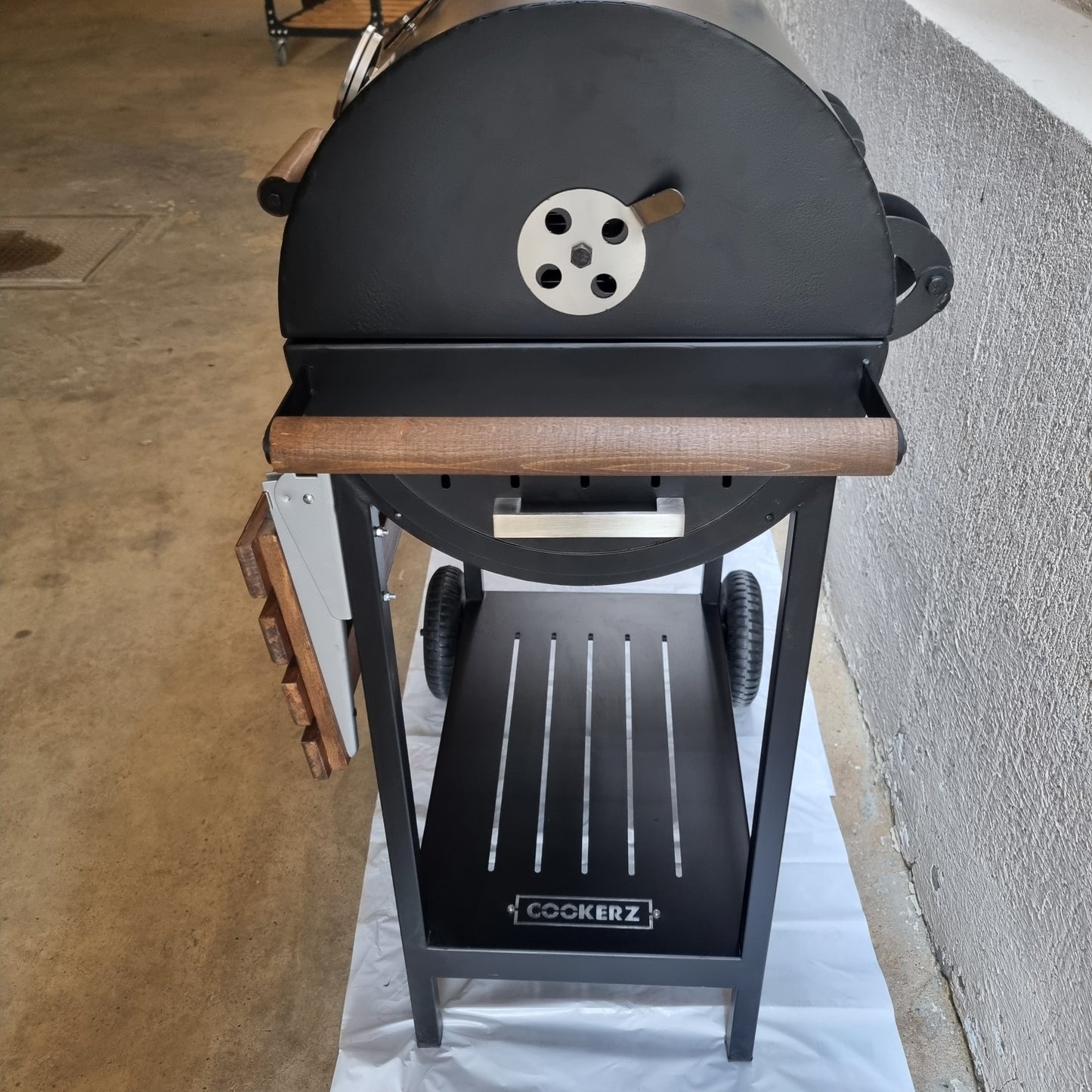 COOKERZ - Classic Charcoal Grill