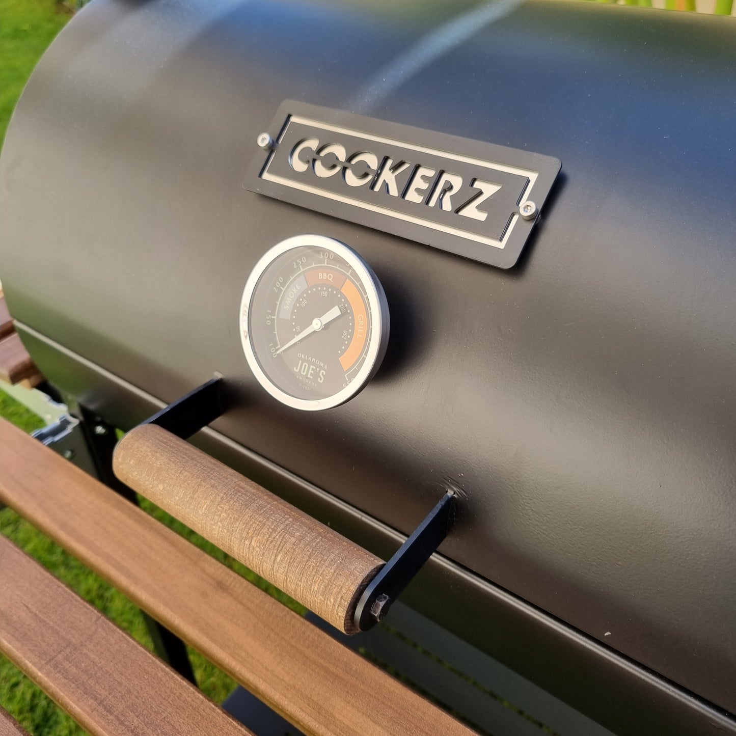 COOKERZ - Classic Charcoal Grill