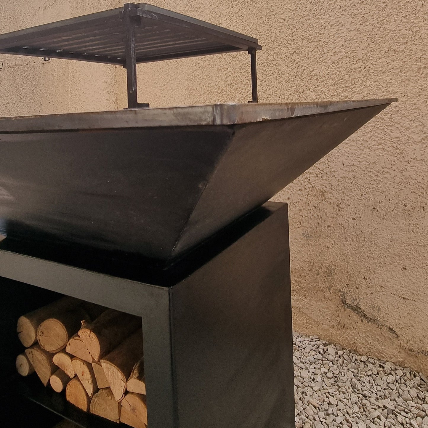 SMOKEIO - The square pit (Pre-Order)