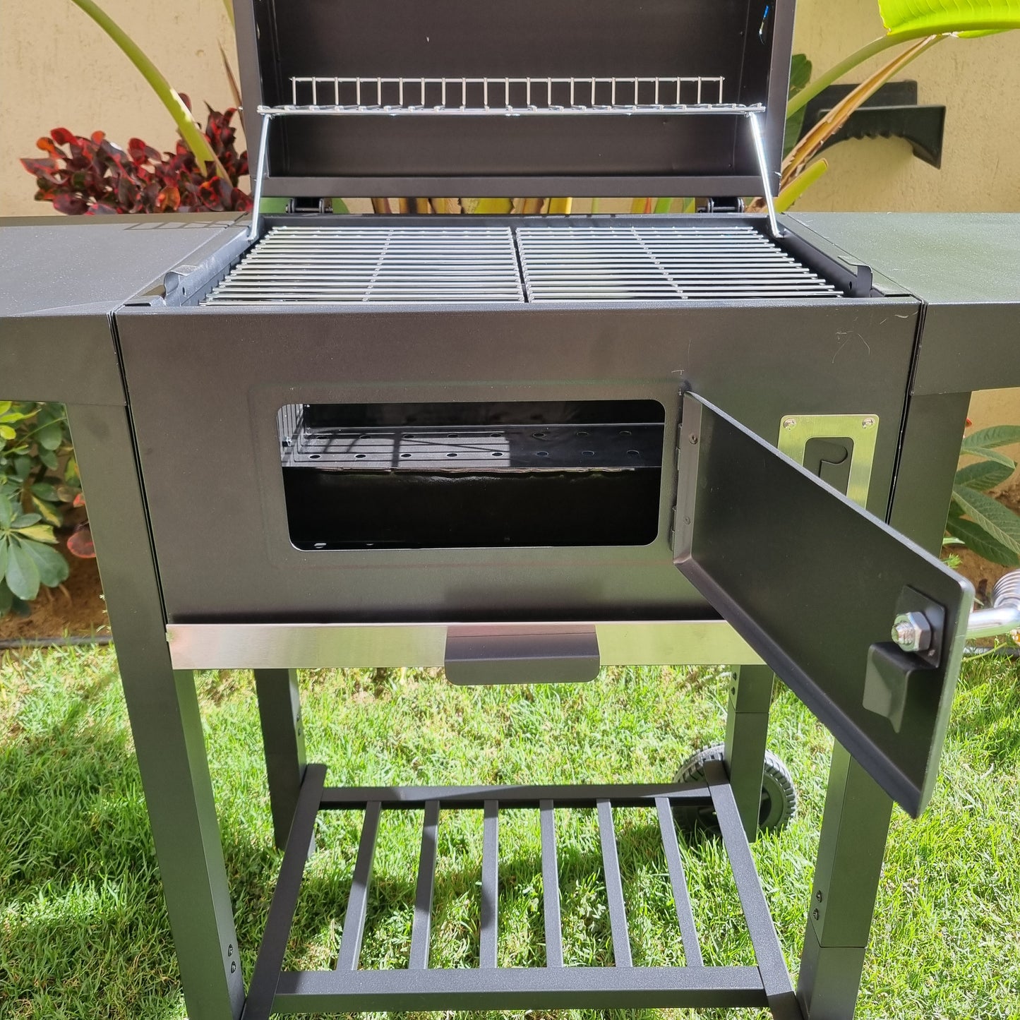 Uniflame Charcoal Barbecue (45cm)