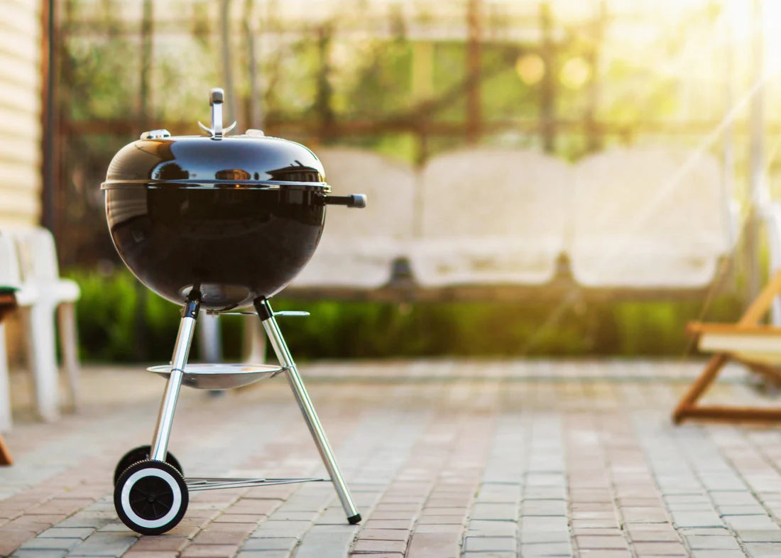 Weber - Original Kettle Charcoal Barbecue - 47cm(Display item)+ 1 FREE Weber Briquettes