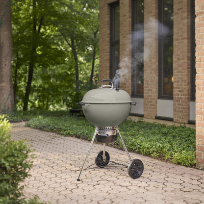 Weber Master-Touch + FREE Weber Briquettes