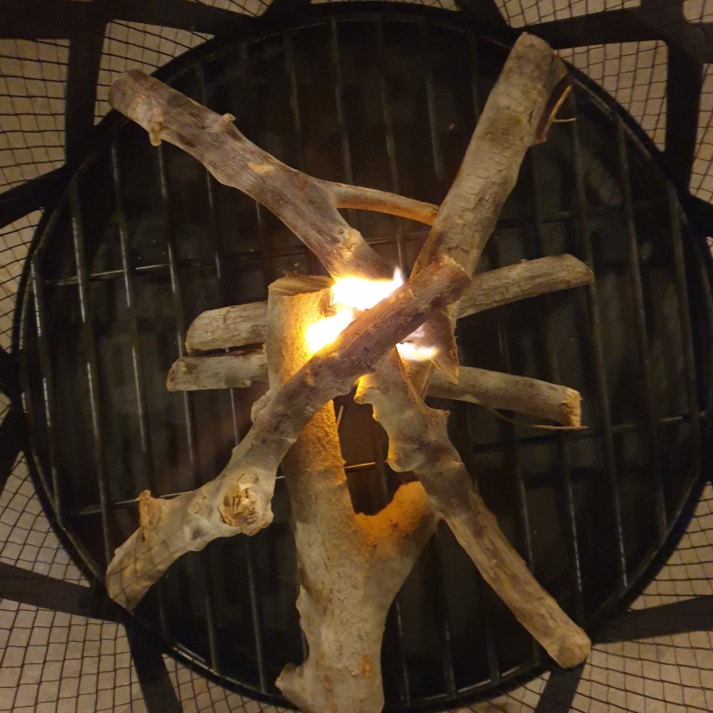 Diamonds Fire Pit & Grill